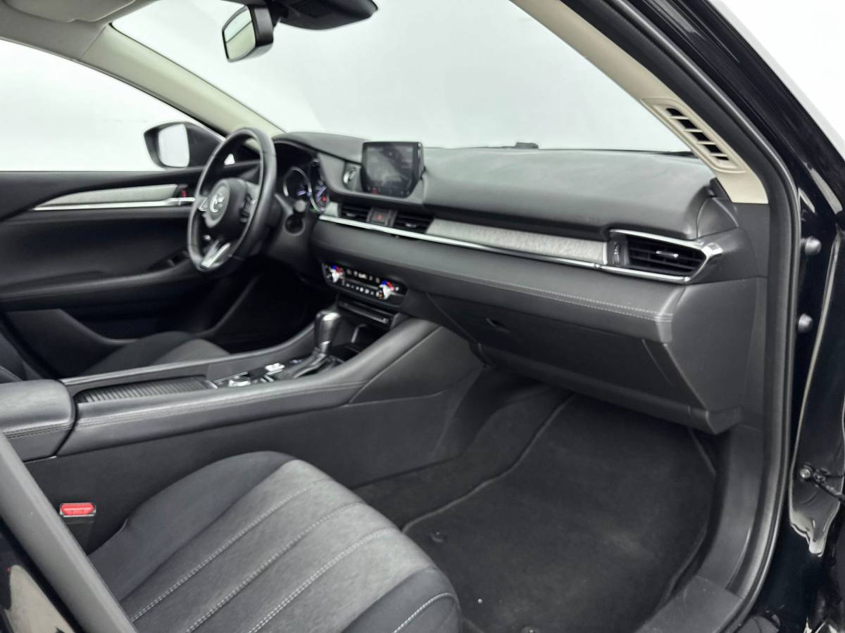 Mazda 6 Mazda 6 Sportbreak 2.0 SkyActiv-G 165 Business Comfort Automaat Acc,Apple carpl,Blis,Climate Contr,Stoel+stuur verwarming,Trekhaak