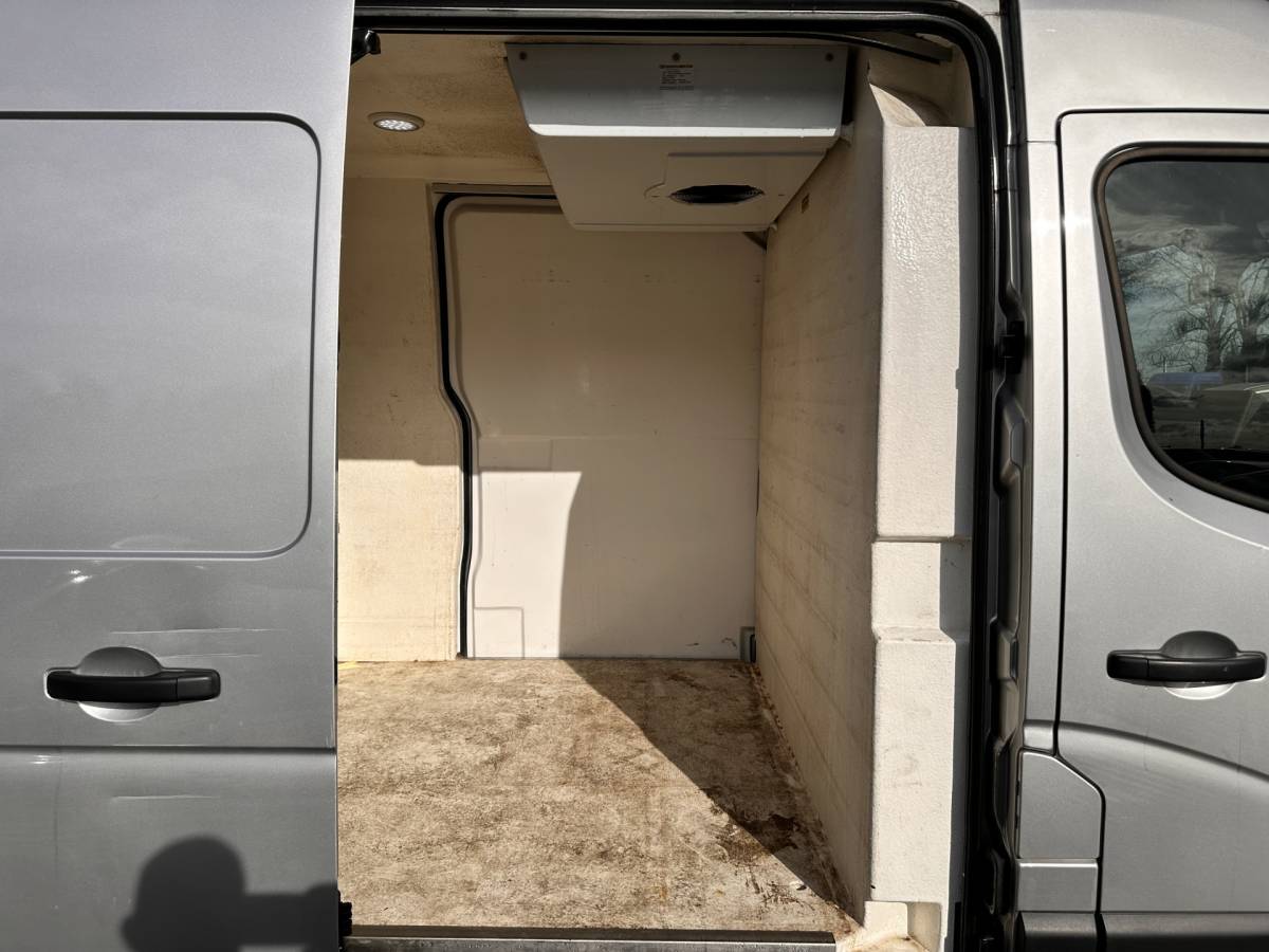Renault Master Renault Master T35 2.3 dCi 180 L2H2 Energy ( 3-Pers ) *REFRIGERATED VEHICLE | DOUBLE SLIDING DOORS | CAMERA | AIR CONDITIONING | BLIND SPOT MONITOR | CRUISE CONTROL | PARKING SENSORS | TOW BAR*