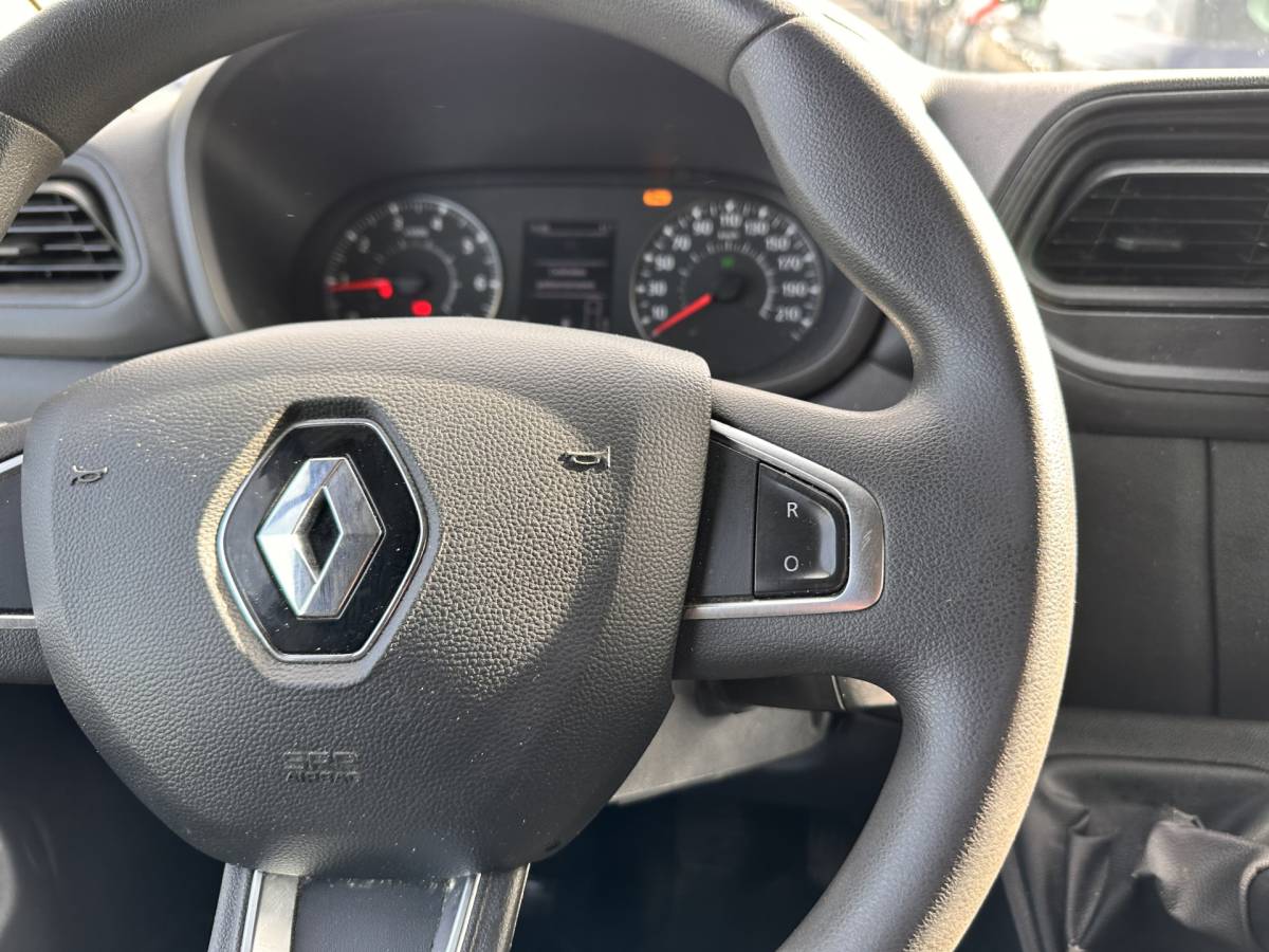 Renault Master Renault Master T35 2.3 dCi 180 L2H2 Energy ( 3-Pers ) *REFRIGERATED VEHICLE | DOUBLE SLIDING DOORS | CAMERA | AIR CONDITIONING | BLIND SPOT MONITOR | CRUISE CONTROL | PARKING SENSORS | TOW BAR*