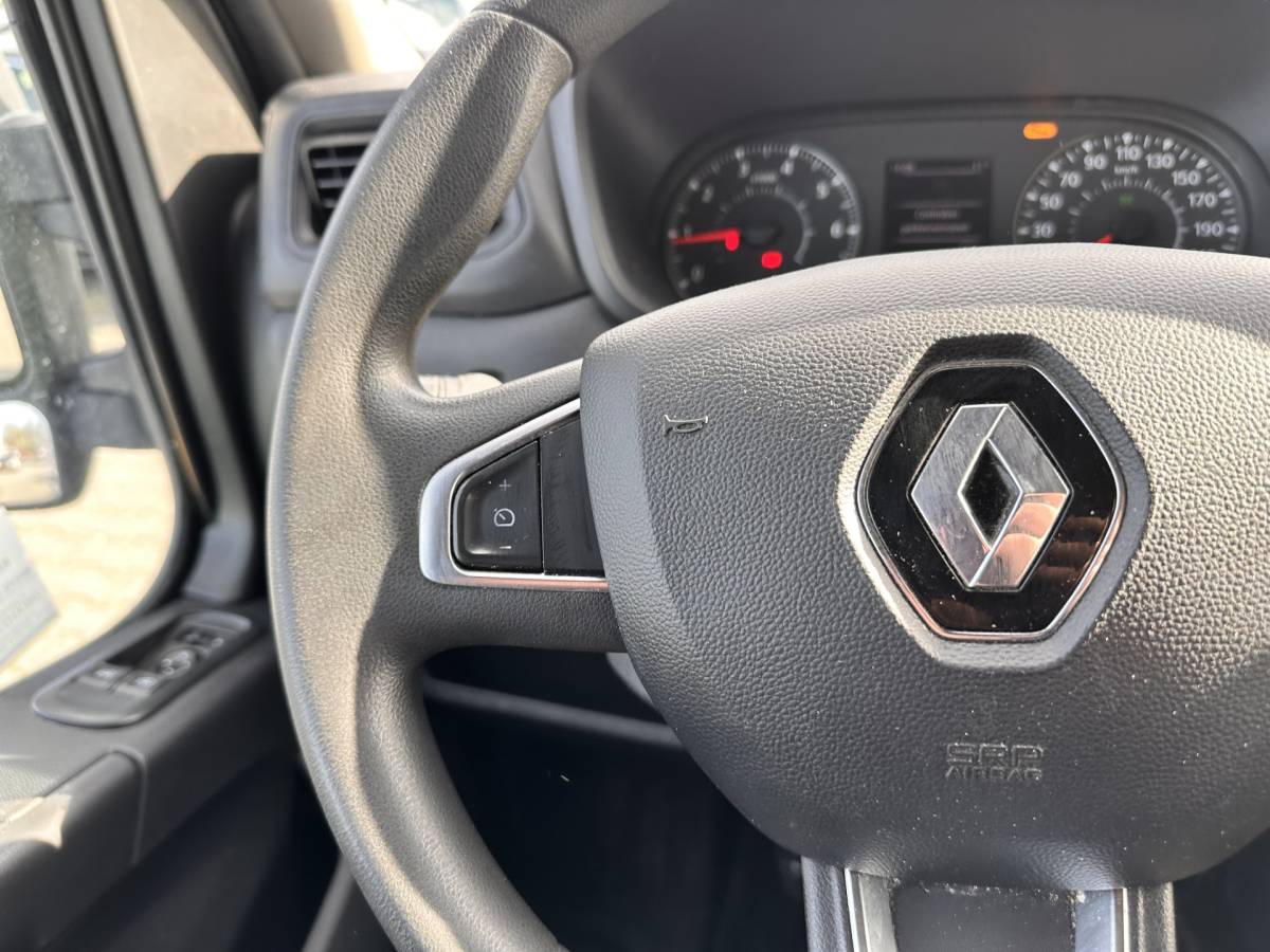 Renault Master Renault Master T35 2.3 dCi 180 L2H2 Energy ( 3-Pers ) *REFRIGERATED VEHICLE | DOUBLE SLIDING DOORS | CAMERA | AIR CONDITIONING | BLIND SPOT MONITOR | CRUISE CONTROL | PARKING SENSORS | TOW BAR*