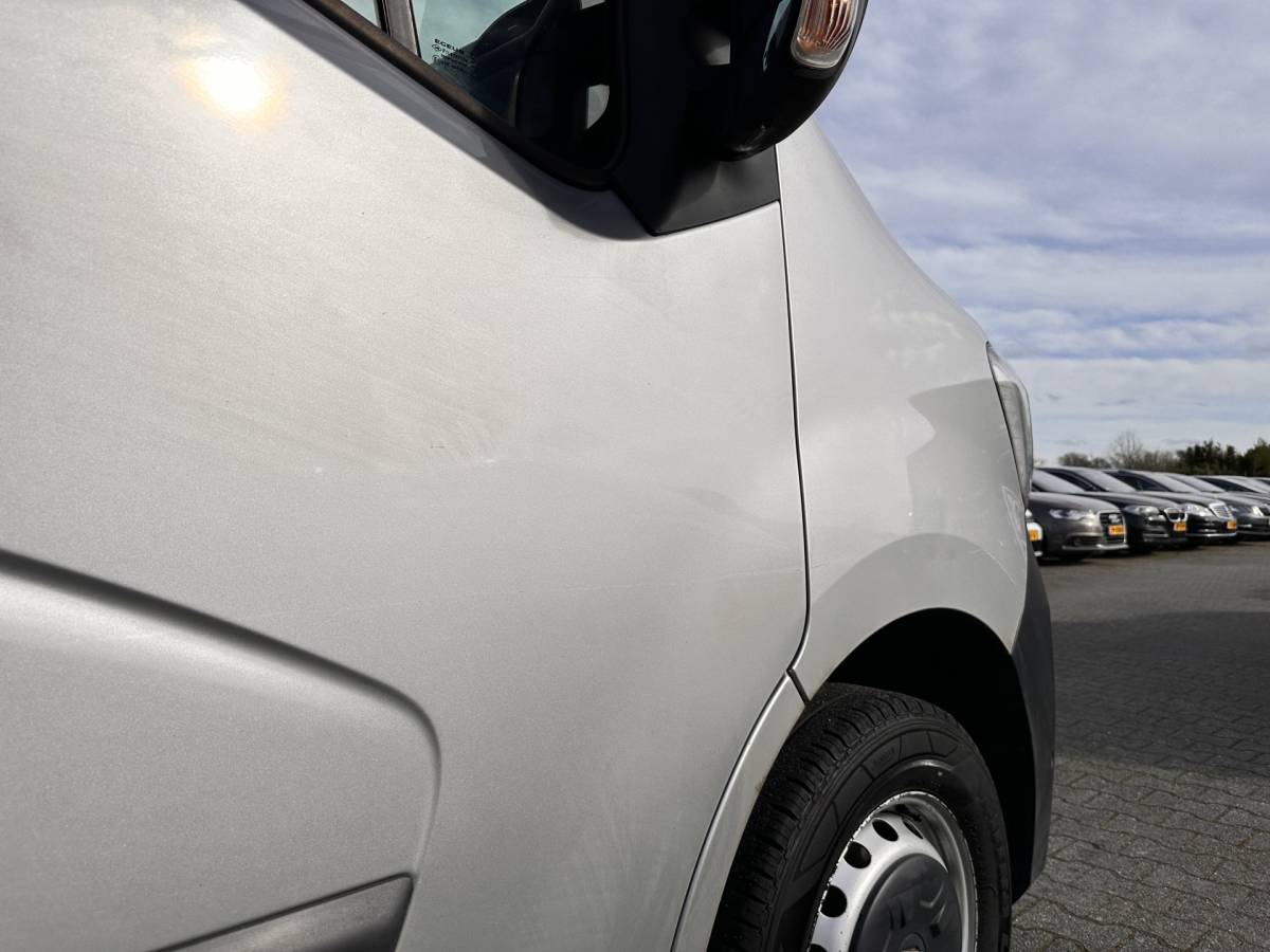 Renault Master Renault Master T35 2.3 dCi 180 L2H2 Energy ( 3-Pers ) *REFRIGERATED VEHICLE | DOUBLE SLIDING DOORS | CAMERA | AIR CONDITIONING | BLIND SPOT MONITOR | CRUISE CONTROL | PARKING SENSORS | TOW BAR*
