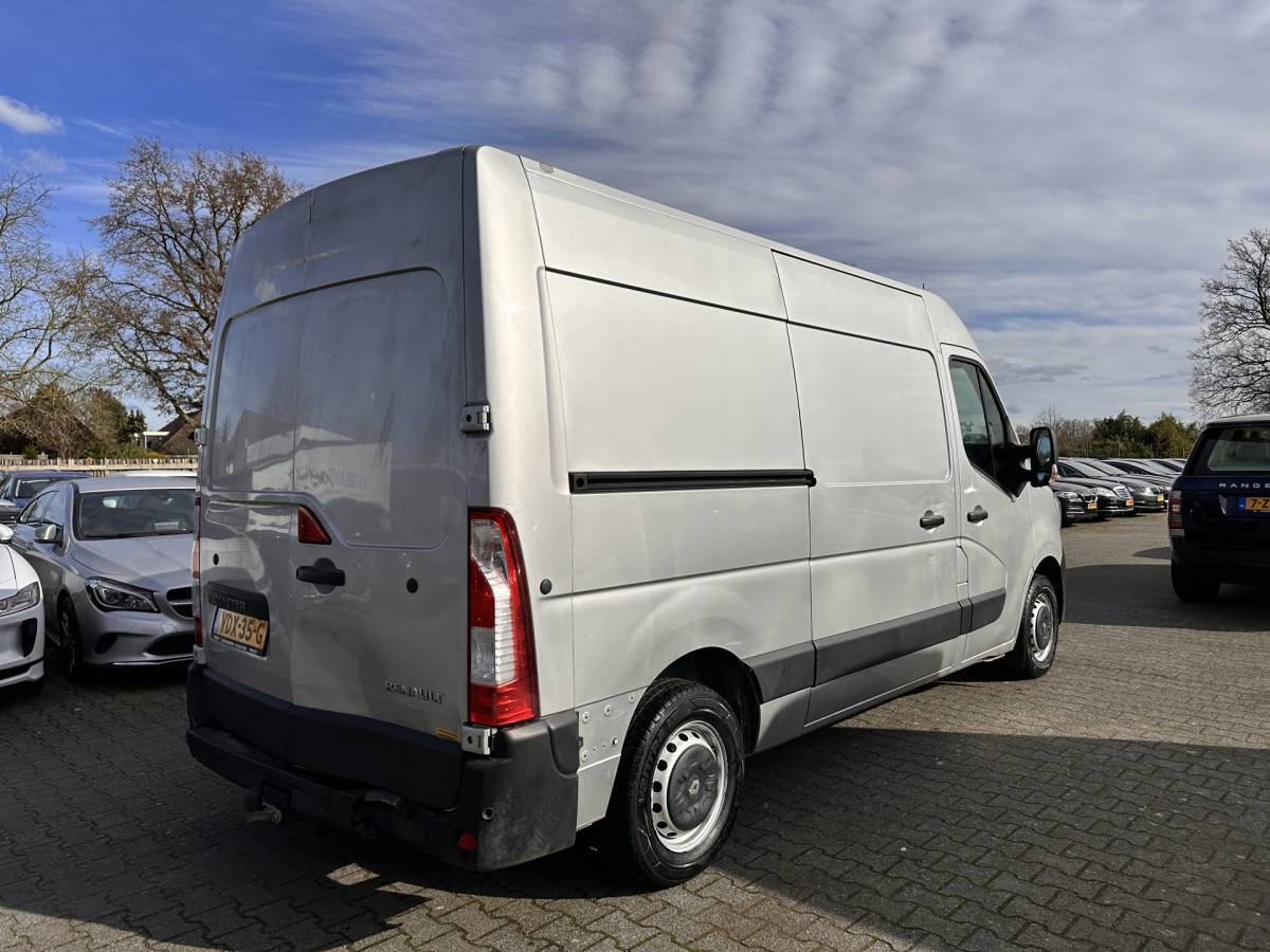 Renault Master Renault Master T35 2.3 dCi 180 L2H2 Energy ( 3-Pers ) *REFRIGERATED VEHICLE | DOUBLE SLIDING DOORS | CAMERA | AIR CONDITIONING | BLIND SPOT MONITOR | CRUISE CONTROL | PARKING SENSORS | TOW BAR*
