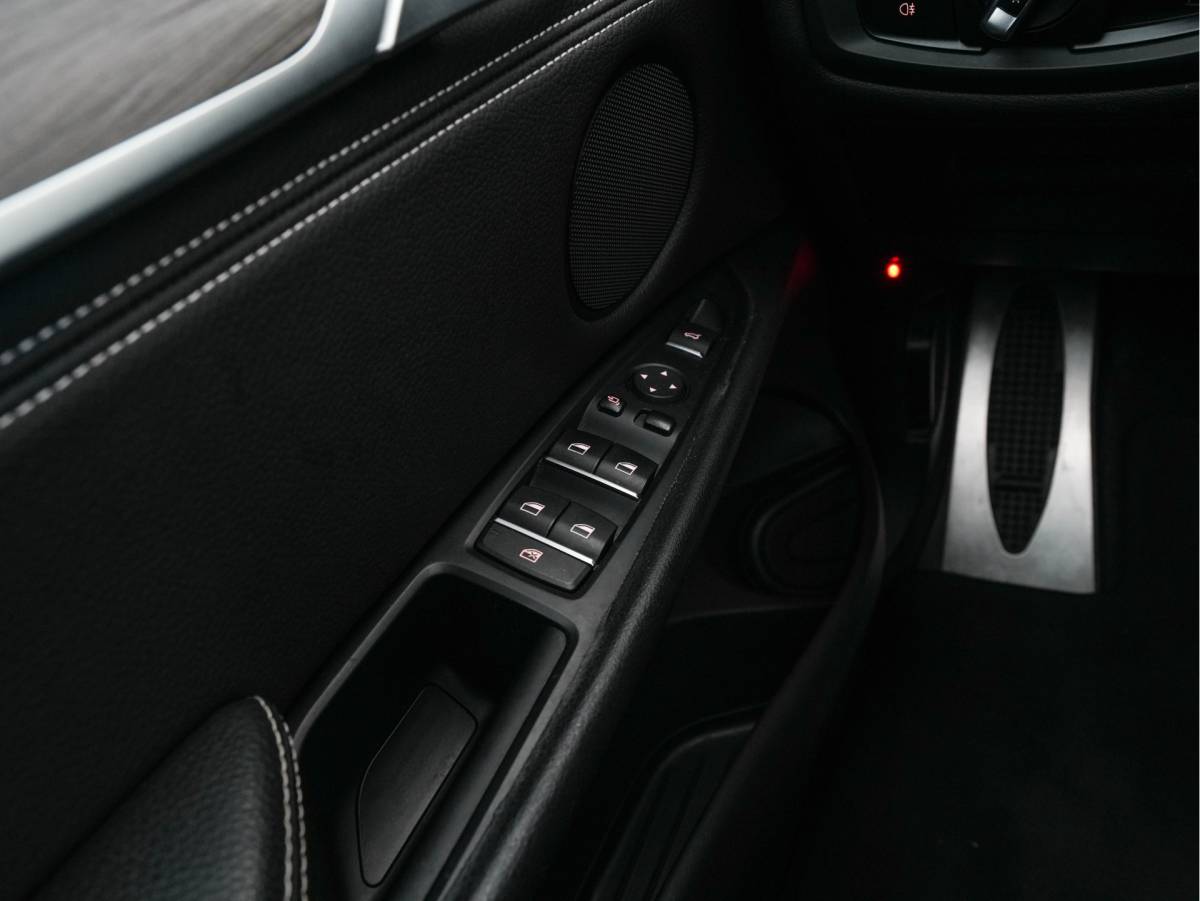 BMW X6 BMW X6 xDrive30d High Executive Design-Edition-Extravagance Aut. *PANO | LEATHER-ALCANTARA | FULL-LED | MEMORY-PACK | HEAD-UP | HIFI-SOUND | KEYLESS | DAB+ | BLIND-SPOT | CAMERA | HEATED-SPORTSEATS | SHIFTPADDLES | SOFTCLOSE | TOWBAR | 20”ALU*