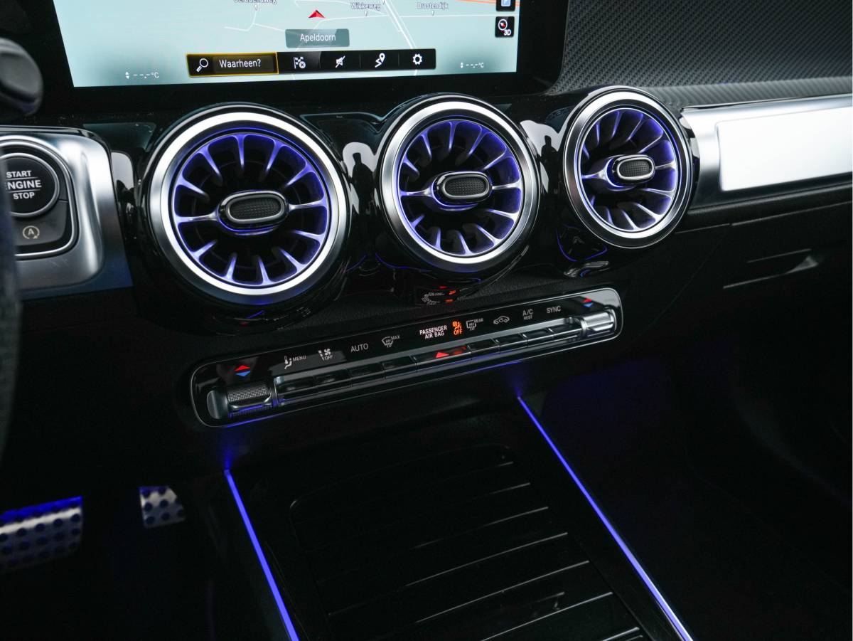 Mercedes-Benz GLB Mercedes-Benz GLB 200 d ( VAN ) Premium AMG-SportPack Aut. *LEATHER-MICROFIBRE | FULL-LED | AMBIENT-LIGHT | WIDE-SCREEN-DIGICOCKPIT | HEATED-SPORTSEATS | KEYLESS | NAVI-FULLMAP | DAB+ | ECC | PDC | CRUISE | 19”ALU*