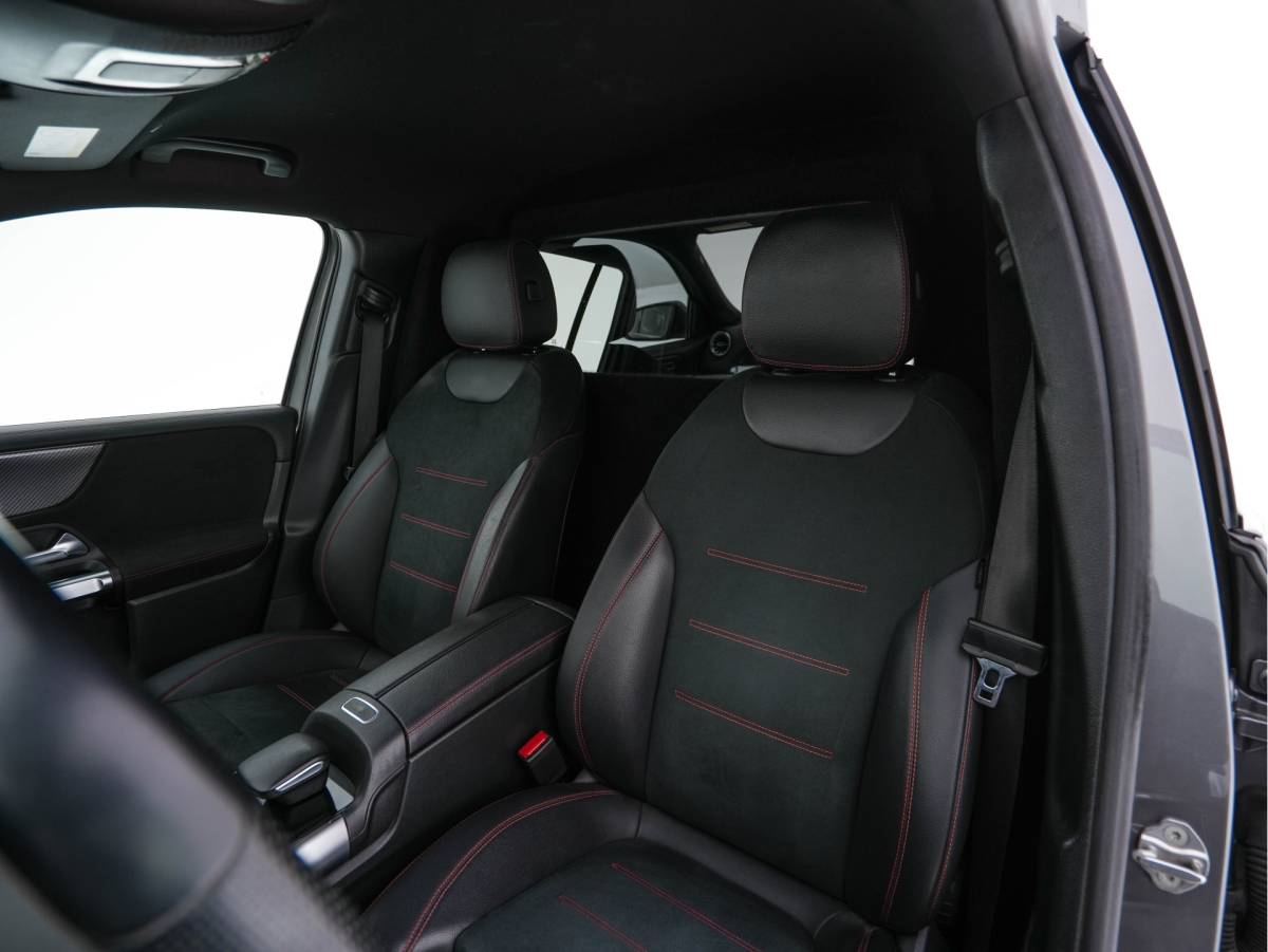 Mercedes-Benz GLB Mercedes-Benz GLB 200 d ( VAN ) Premium AMG-SportPack Aut. *LEATHER-MICROFIBRE | FULL-LED | AMBIENT-LIGHT | WIDE-SCREEN-DIGICOCKPIT | HEATED-SPORTSEATS | KEYLESS | NAVI-FULLMAP | DAB+ | ECC | PDC | CRUISE | 19”ALU*