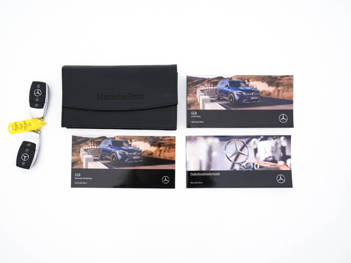 Mercedes-Benz GLB Mercedes-Benz GLB 200 d ( VAN ) Premium AMG-SportPack Aut. *LEATHER-MICROFIBRE | FULL-LED | AMBIENT-LIGHT | WIDE-SCREEN-DIGICOCKPIT | HEATED-SPORTSEATS | KEYLESS | NAVI-FULLMAP | DAB+ | ECC | PDC | CRUISE | 19”ALU*