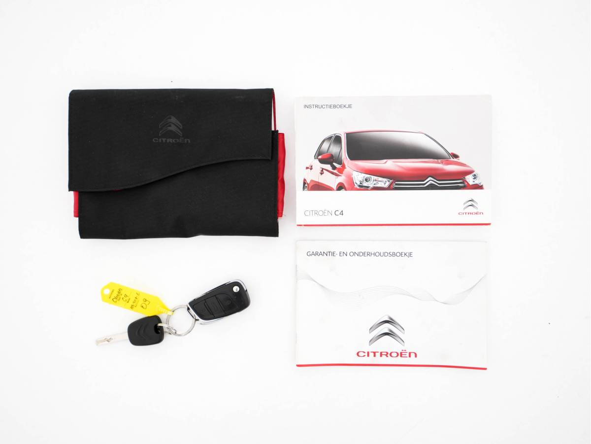 Citroën C4 Citroën C4 1.6 BlueHDi Feel *PANO | SPORT-SEATS | PDC | PRIVACY-GLASS | ECC | CRUISE | TOWBAR*