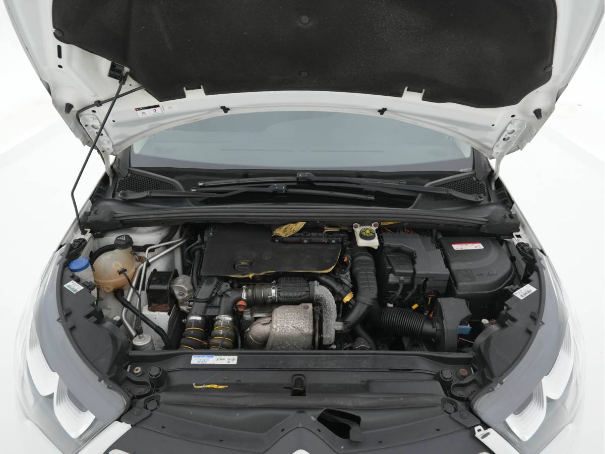 Citroën C4 Citroën C4 1.6 BlueHDi Feel *PANO | SPORT-SEATS | PDC | PRIVACY-GLASS | ECC | CRUISE | TOWBAR*