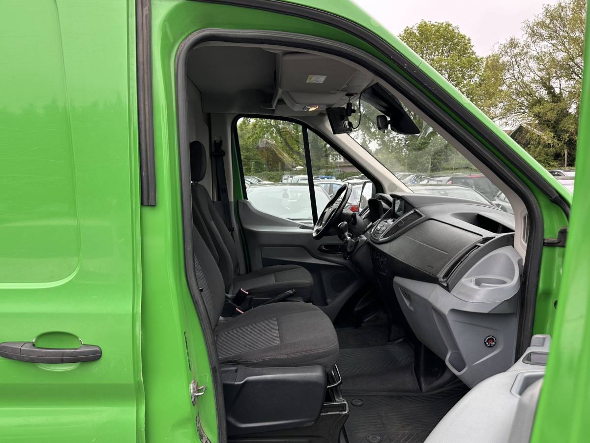 Ford Transit Ford Transit 350 2.0 TDCI L3H2 Trend *NAVI-FULLMAP | CAMERA | AIRCO | CRUISE | PDC | TOWBAR | IMPERIAL*