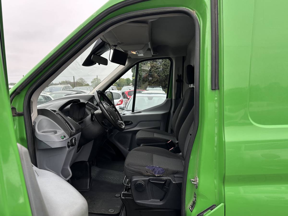 Ford Transit Ford Transit 350 2.0 TDCI L3H2 Trend *NAVI-FULLMAP | CAMERA | AIRCO | CRUISE | PDC | TOWBAR | IMPERIAL*
