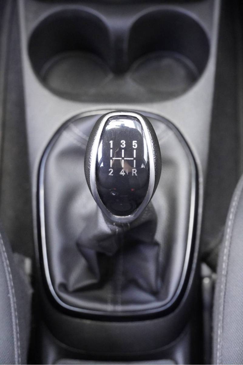Opel KARL Opel KARL 1.0 ecoFLEX 5drs 120 Jaar Edition BJ2019 Audio installatie | Airco | Cruise control | Getint glas