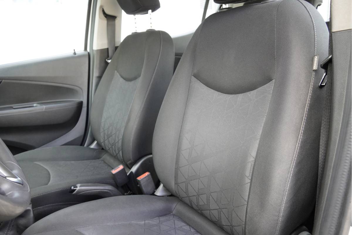 Opel KARL Opel KARL 1.0 ecoFLEX 5drs 120 Jaar Edition BJ2019 Audio installatie | Airco | Cruise control | Getint glas