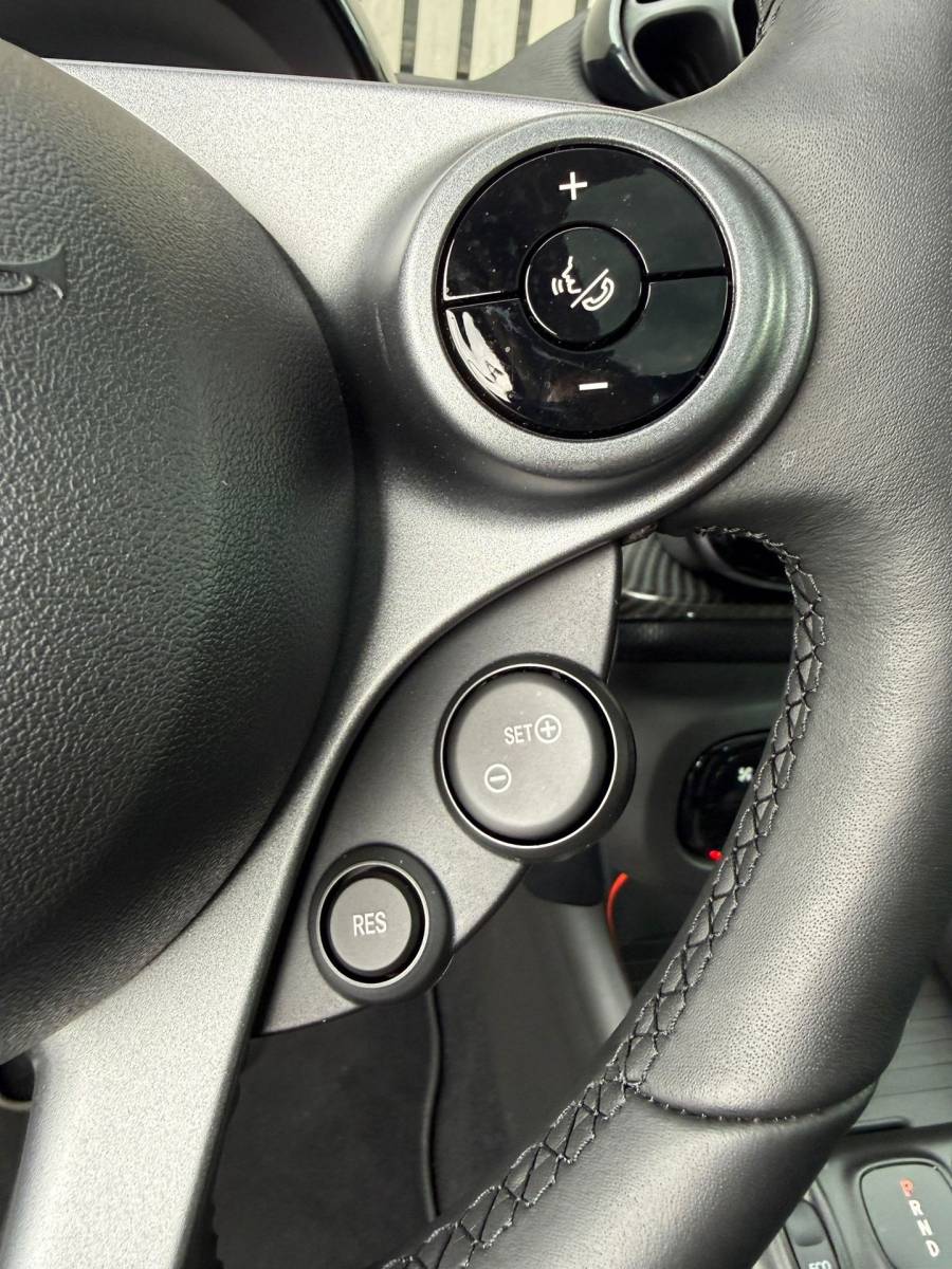 smart Fortwo Smart Fortwo EQ Comfort PLUS /Leer /Pano /JBL /Camera /Led
