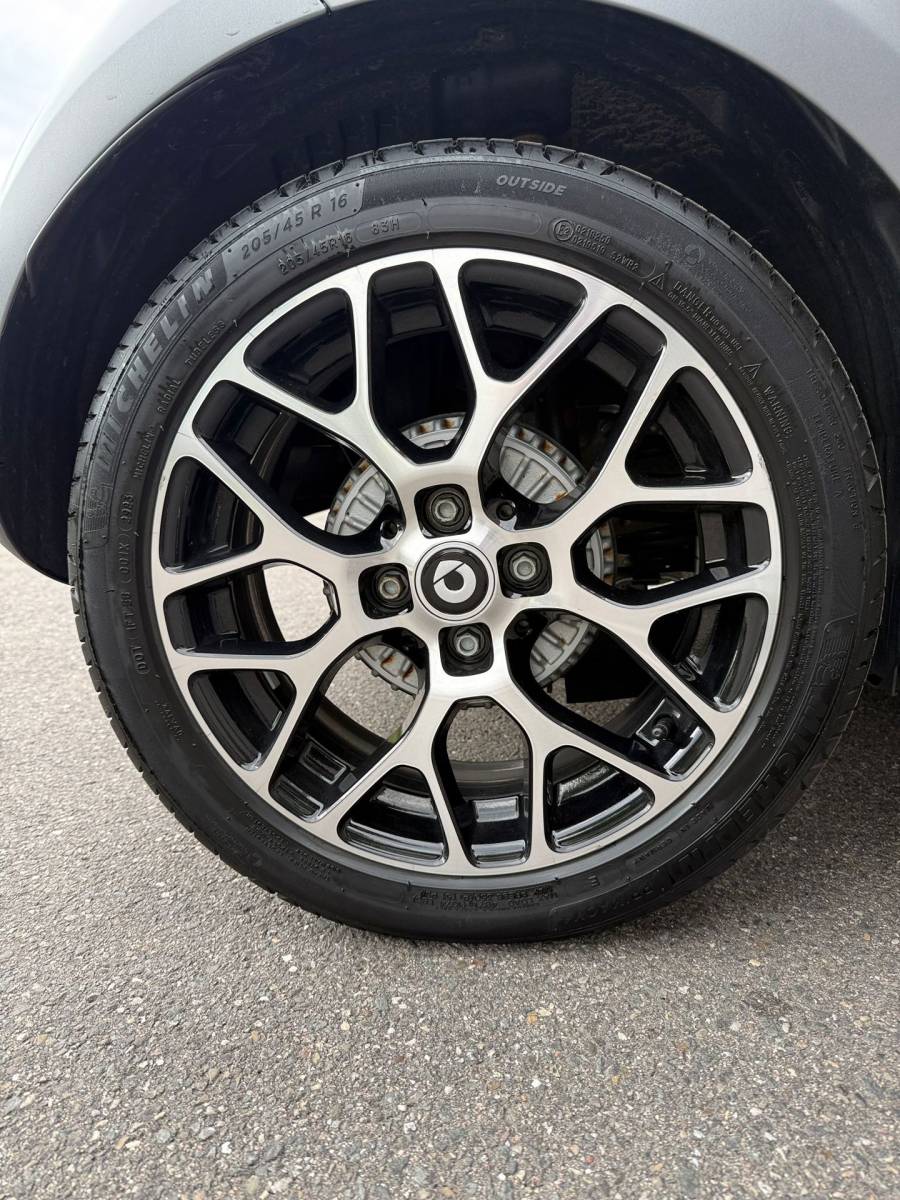 smart Fortwo Smart Fortwo EQ Comfort PLUS /Leer /Pano /JBL /Camera /Led