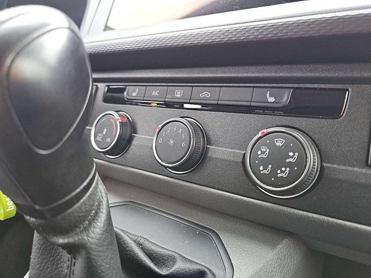 Volkswagen Transporter VOLKSWAGEN TRANSPORTER 2.0 TDI l1h1 navi led dsg