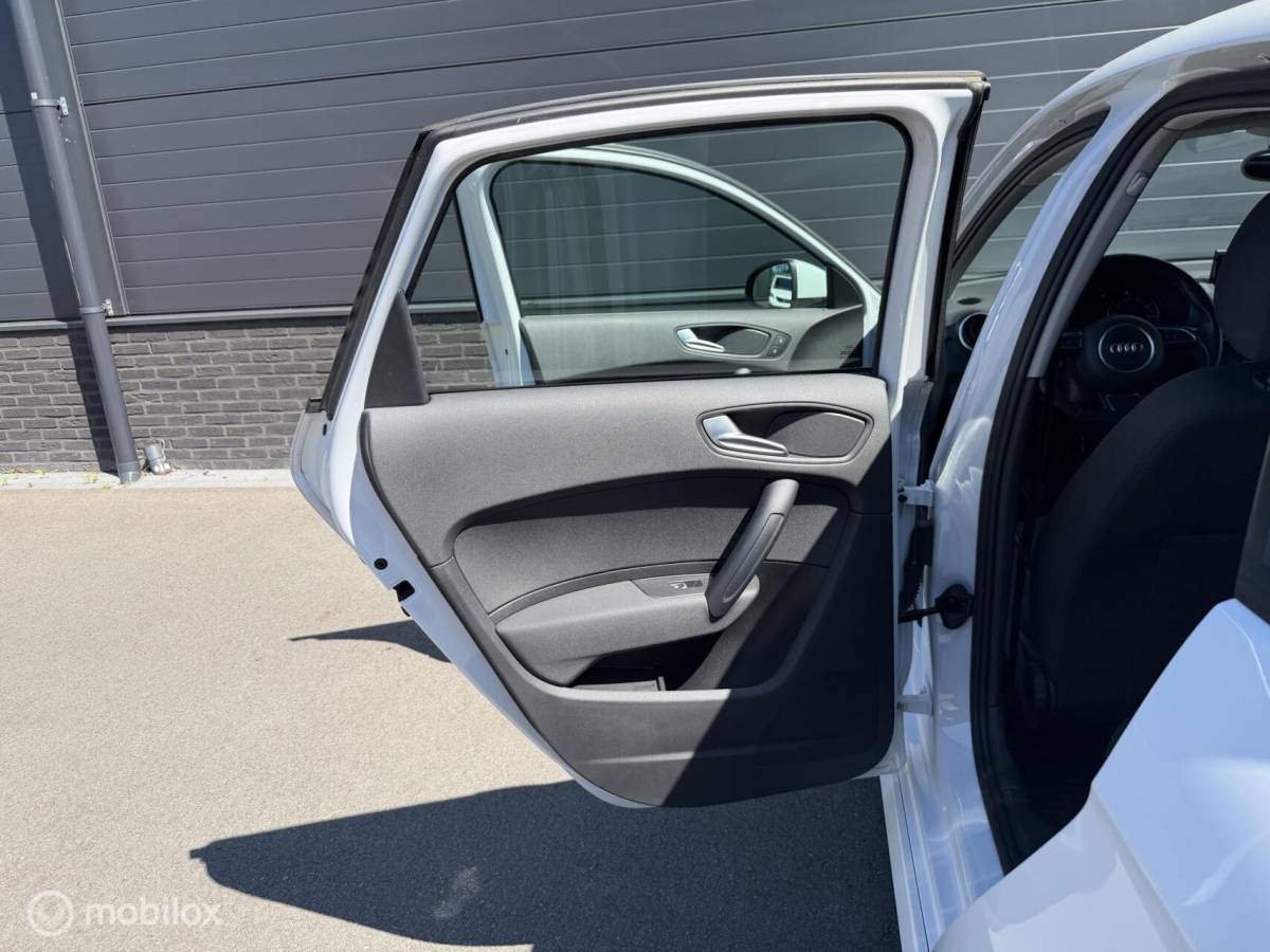 Audi A1 Sportback Audi A1 Sportback 1.0 TFSI S-Line TOPSTAAT! AIRCO*NAV*MEDIA