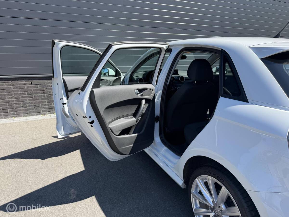Audi A1 Sportback Audi A1 Sportback 1.0 TFSI S-Line TOPSTAAT! AIRCO*NAV*MEDIA