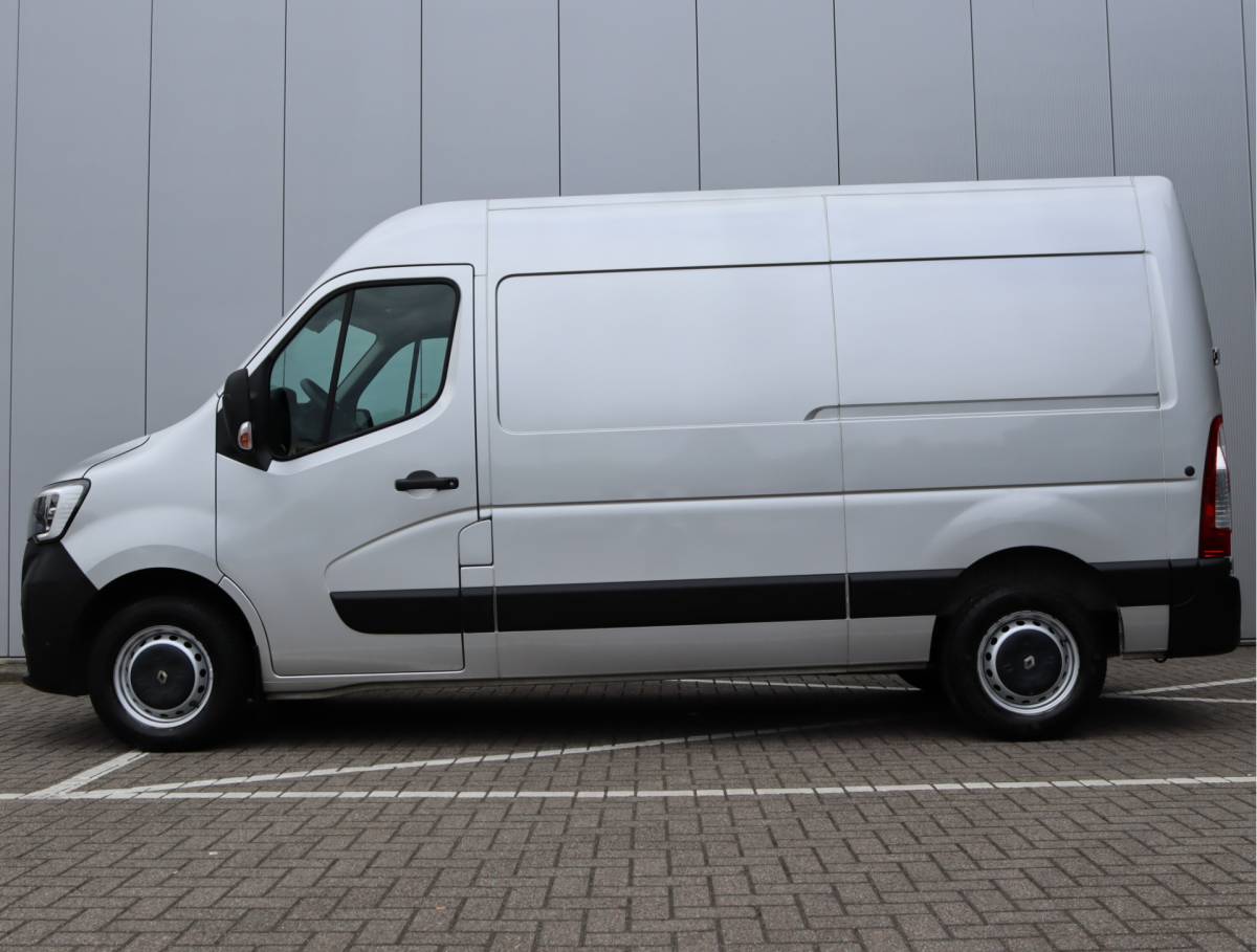 Renault Master Renault Master T35 2.3 dCi 135 L2H2 | Trekhaak | Camera | Navigatie