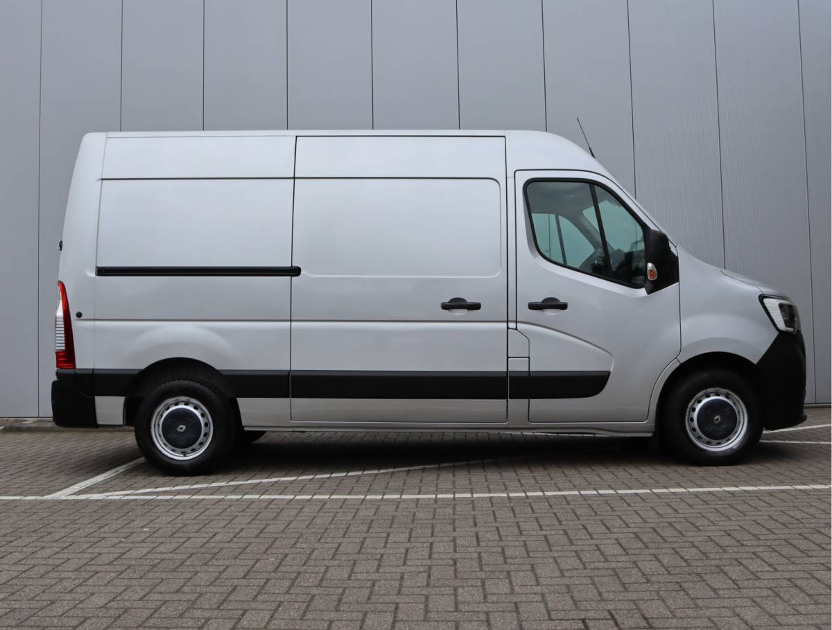 Renault Master Renault Master T35 2.3 dCi 135 L2H2 | Trekhaak | Camera | Navigatie