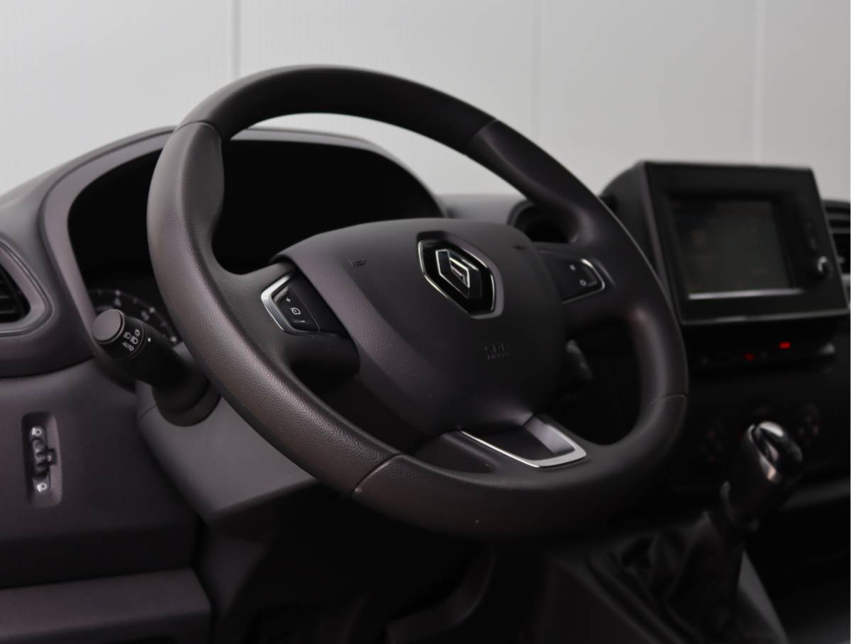 Renault Master Renault Master T35 2.3 dCi 135 L2H2 | Trekhaak | Camera | Navigatie