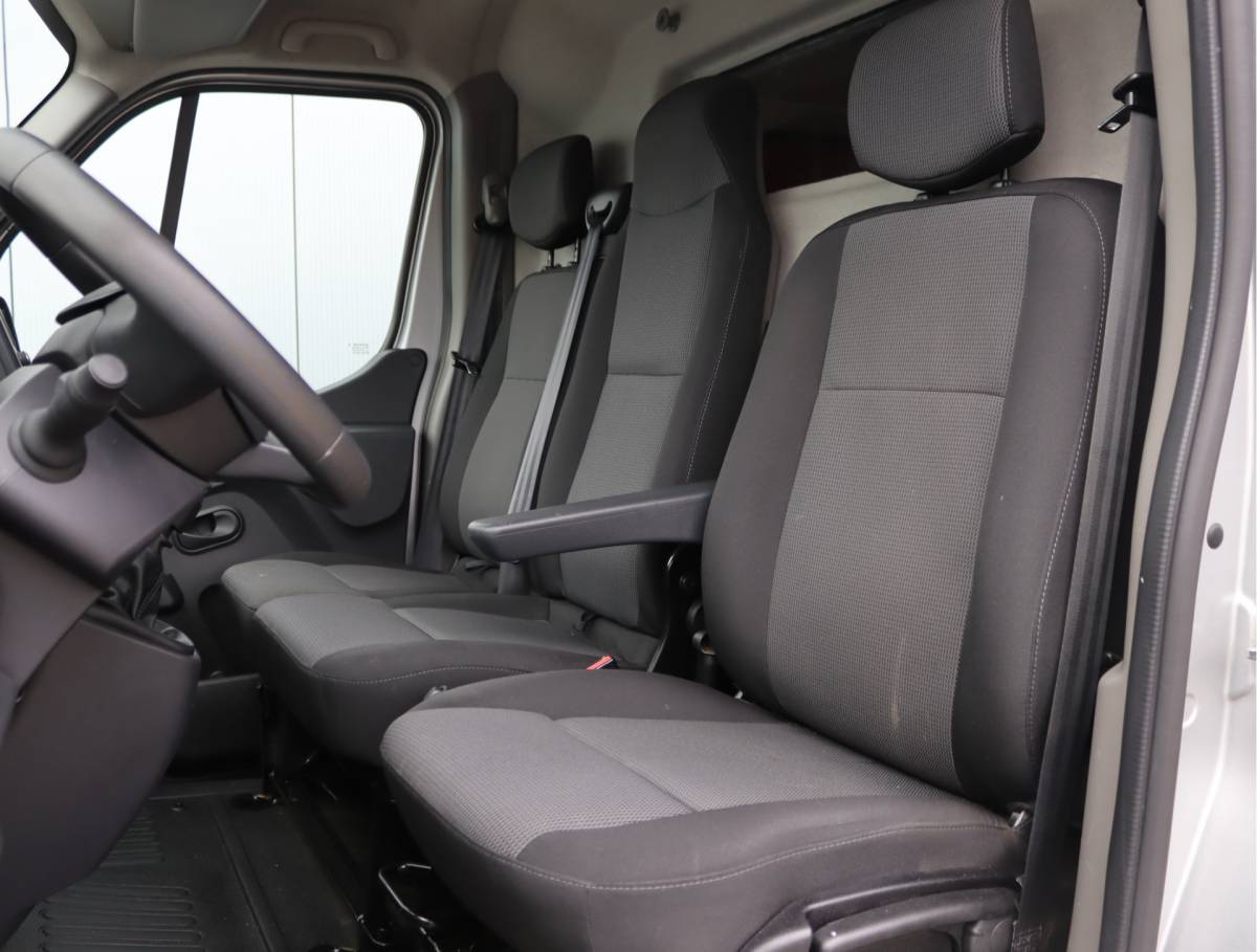 Renault Master Renault Master T35 2.3 dCi 135 L2H2 | Trekhaak | Camera | Navigatie
