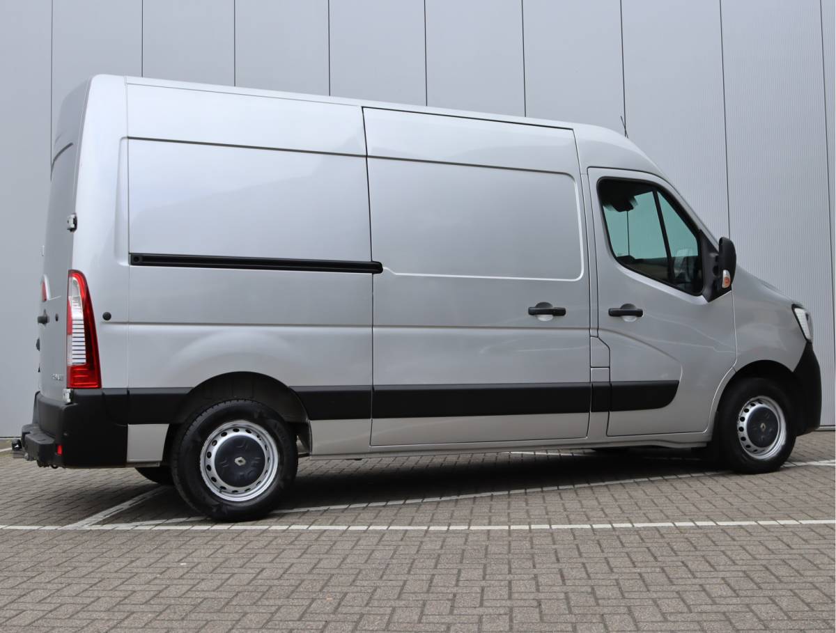 Renault Master Renault Master T35 2.3 dCi 135 L2H2 | Trekhaak | Camera | Navigatie