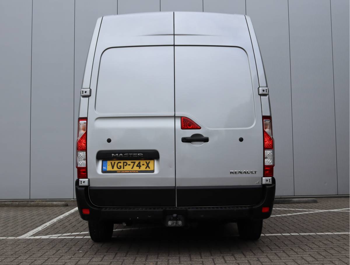 Renault Master Renault Master T35 2.3 dCi 135 L2H2 | Trekhaak | Camera | Navigatie