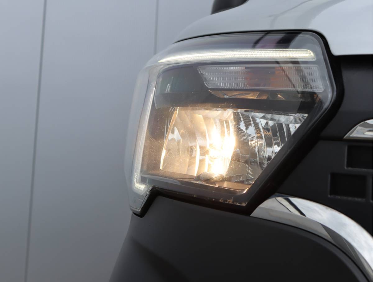 Renault Master Renault Master T35 2.3 dCi 135 L2H2 | Trekhaak | Camera | Navigatie