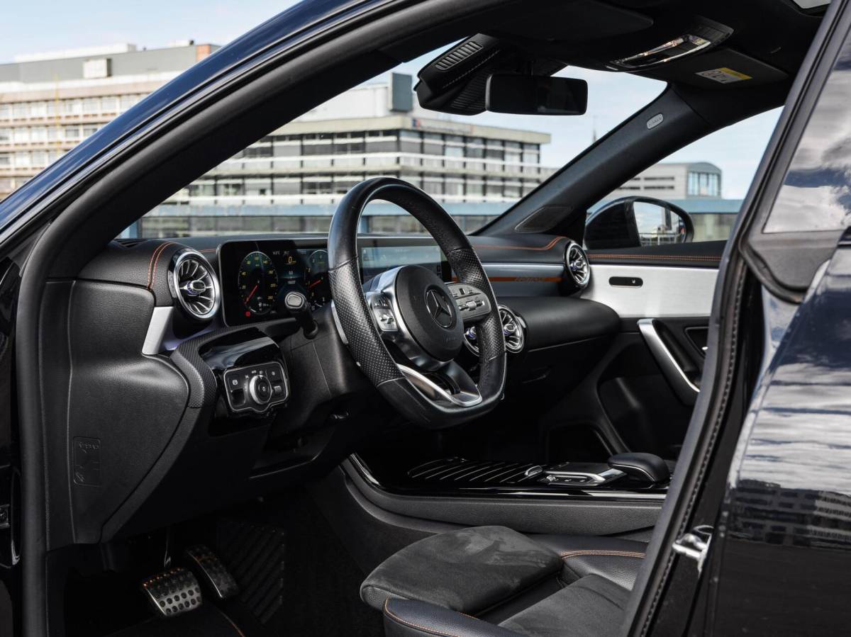 Mercedes-Benz CLA Mercedes CLA-klasse 250 4MATIC Premium Plus | Edition 1 AMG | Panoramadak | Distronic | Sfeerverlichting | Multibeam LED | Rondomzicht Camera | Widescreen | Keyless | 19″
