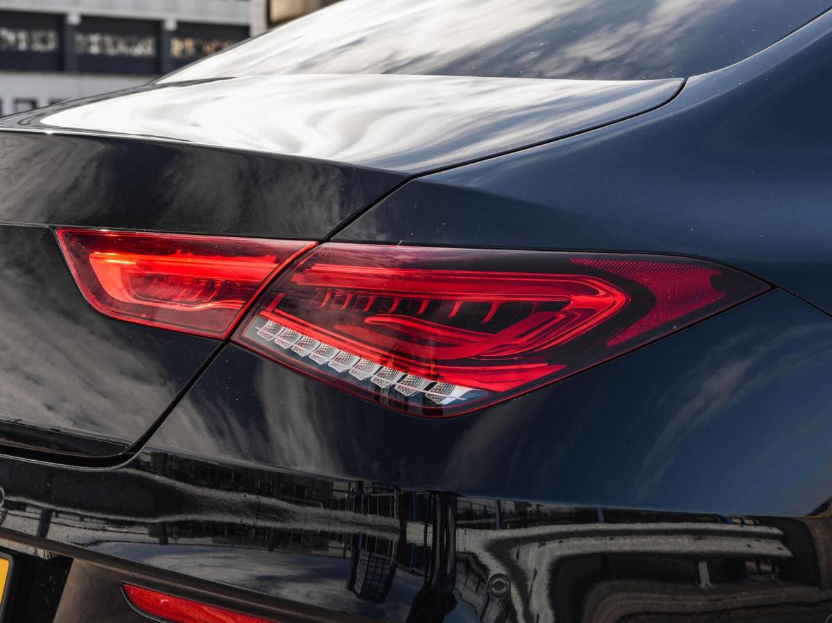 Mercedes-Benz CLA Mercedes CLA-klasse 250 4MATIC Premium Plus | Edition 1 AMG | Panoramadak | Distronic | Sfeerverlichting | Multibeam LED | Rondomzicht Camera | Widescreen | Keyless | 19″