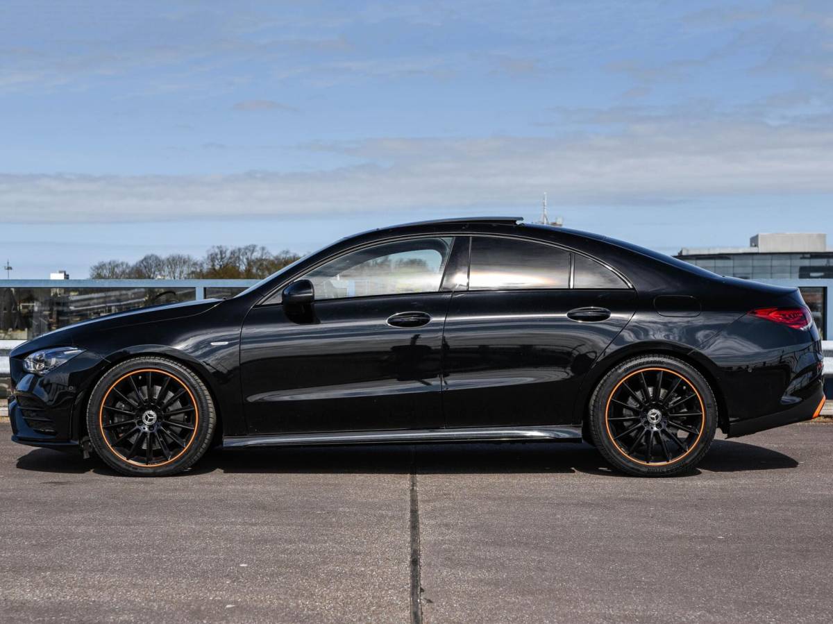 Mercedes-Benz CLA Mercedes CLA-klasse 250 4MATIC Premium Plus | Edition 1 AMG | Panoramadak | Distronic | Sfeerverlichting | Multibeam LED | Rondomzicht Camera | Widescreen | Keyless | 19″