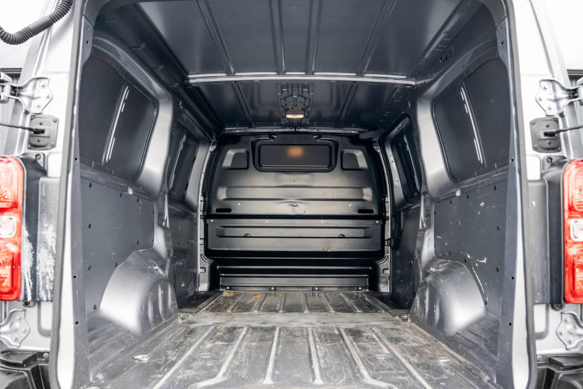 Opel Vivaro Opel Vivaro 2.0 | 145 PK | L3H1 | Camera | Carplay | Cruise | Airco | Parkeersensoren | 3-Zits