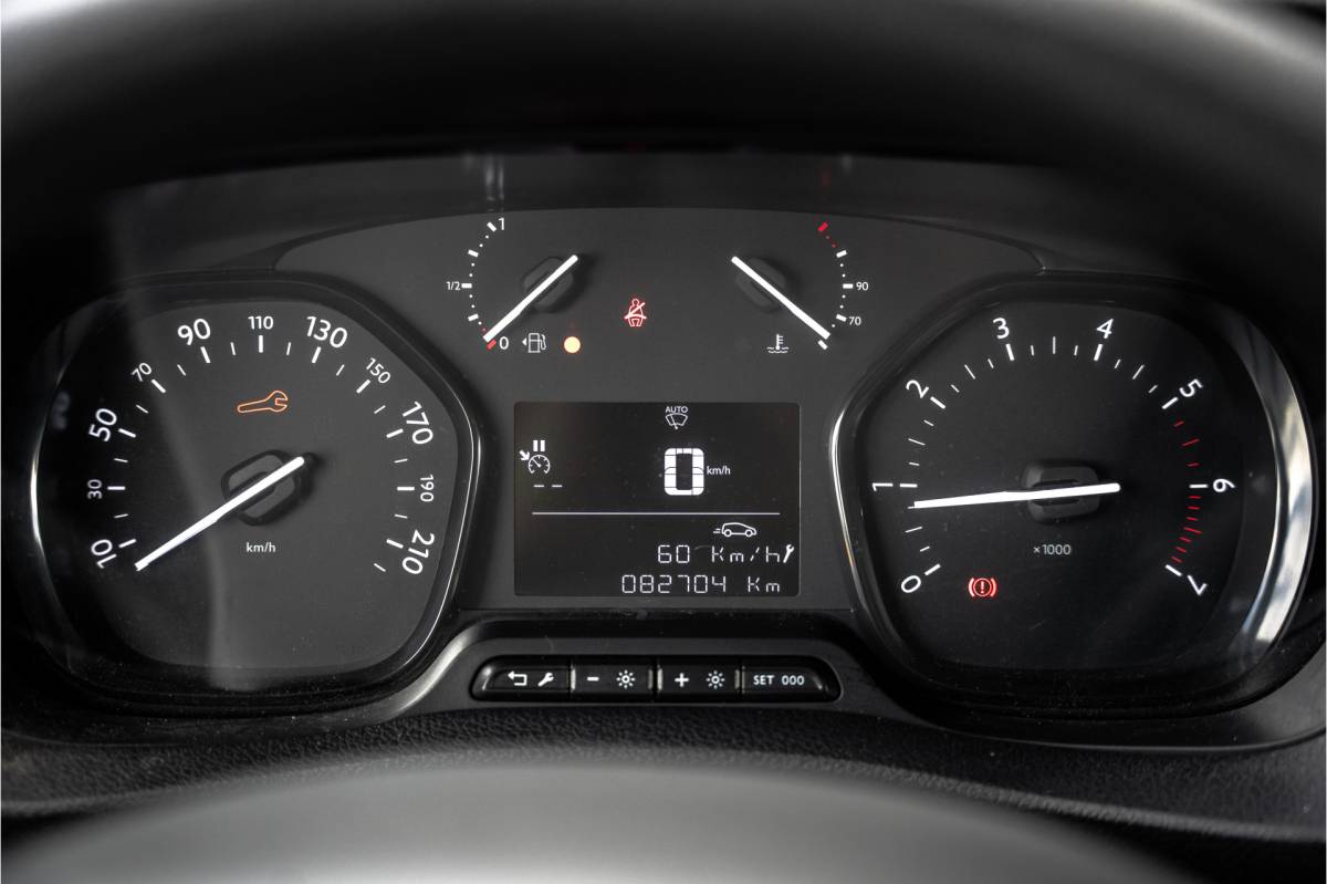 Opel Vivaro Opel Vivaro 2.0 | 145 PK | L3H1 | Camera | Carplay | Cruise | Airco | Parkeersensoren | 3-Zits