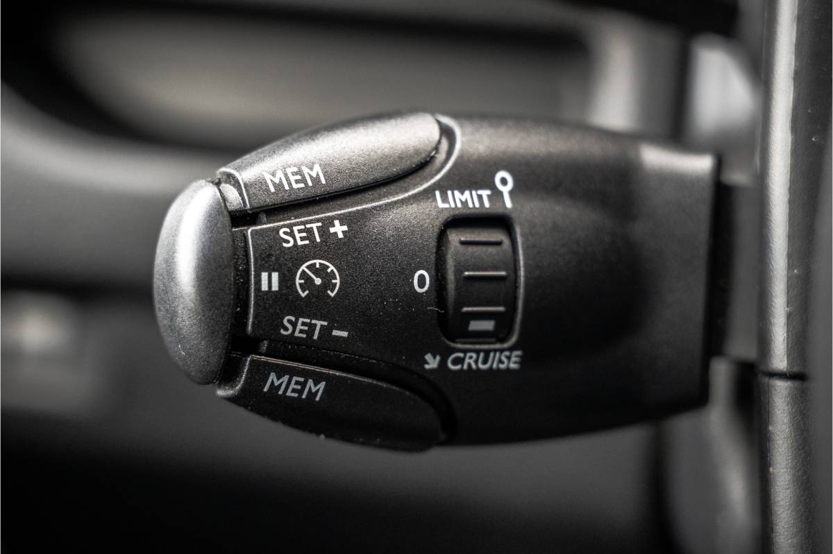 Opel Vivaro Opel Vivaro 2.0 | 145 PK | L3H1 | Camera | Carplay | Cruise | Airco | Parkeersensoren | 3-Zits