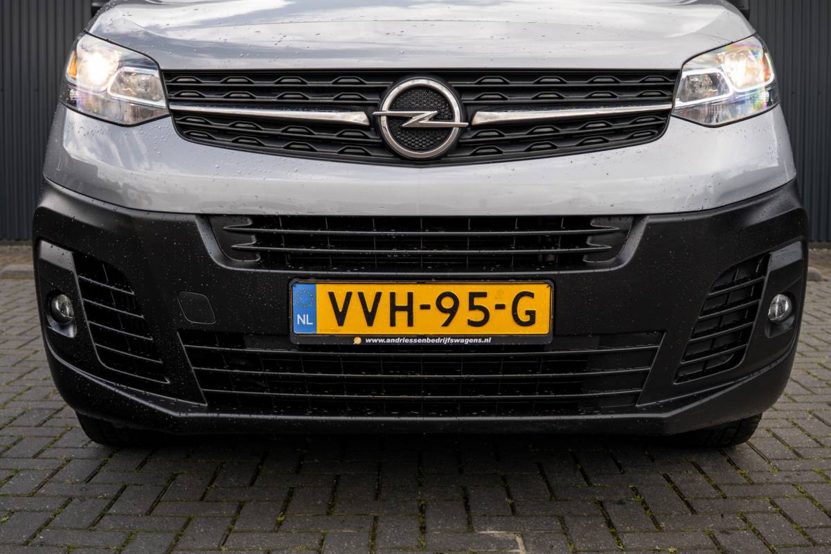 Opel Vivaro Opel Vivaro 2.0 | 145 PK | L3H1 | Camera | Carplay | Cruise | Airco | Parkeersensoren | 3-Zits