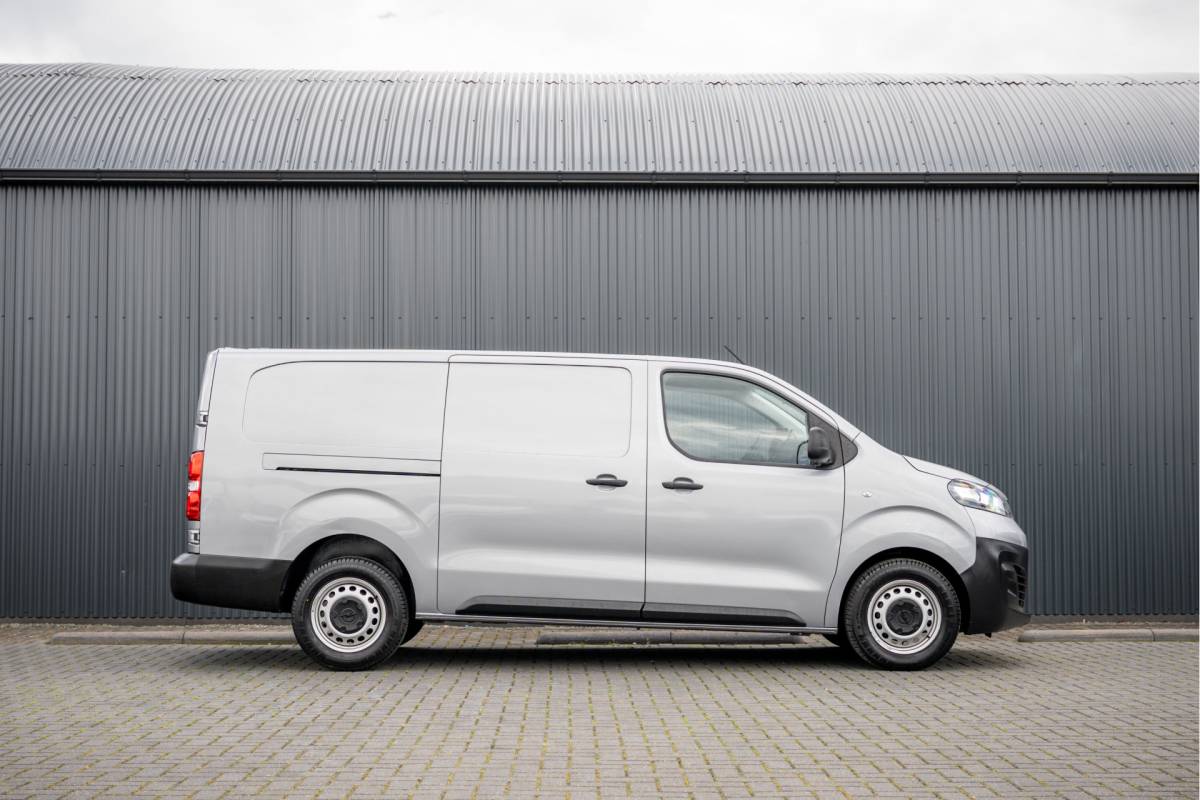 Opel Vivaro Opel Vivaro 2.0 | 145 PK | L3H1 | Camera | Carplay | Cruise | Airco | Parkeersensoren | 3-Zits