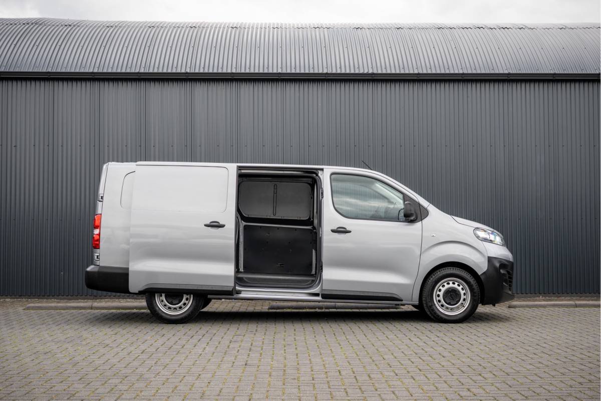 Opel Vivaro Opel Vivaro 2.0 | 145 PK | L3H1 | Camera | Carplay | Cruise | Airco | Parkeersensoren | 3-Zits
