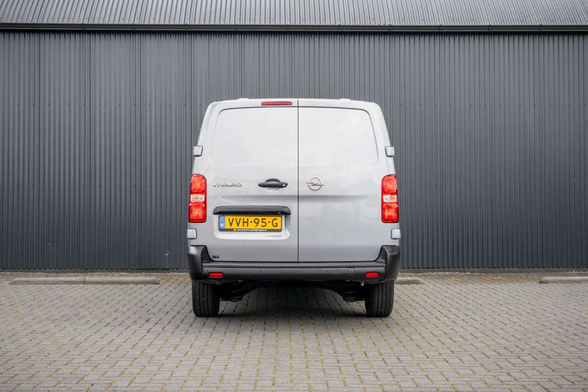 Opel Vivaro Opel Vivaro 2.0 | 145 PK | L3H1 | Camera | Carplay | Cruise | Airco | Parkeersensoren | 3-Zits