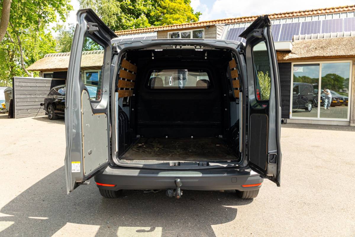Volkswagen Caddy Volkswagen Caddy Cargo 2.0 TDI Comfort Trekhaak I Vloerplaat I Lat om Lat I Airco I Cruise I CarPlay I Android Auto I NAP