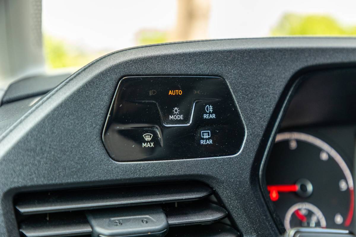 Volkswagen Caddy Volkswagen Caddy Cargo 2.0 TDI Comfort Trekhaak I Vloerplaat I Lat om Lat I Airco I Cruise I CarPlay I Android Auto I NAP