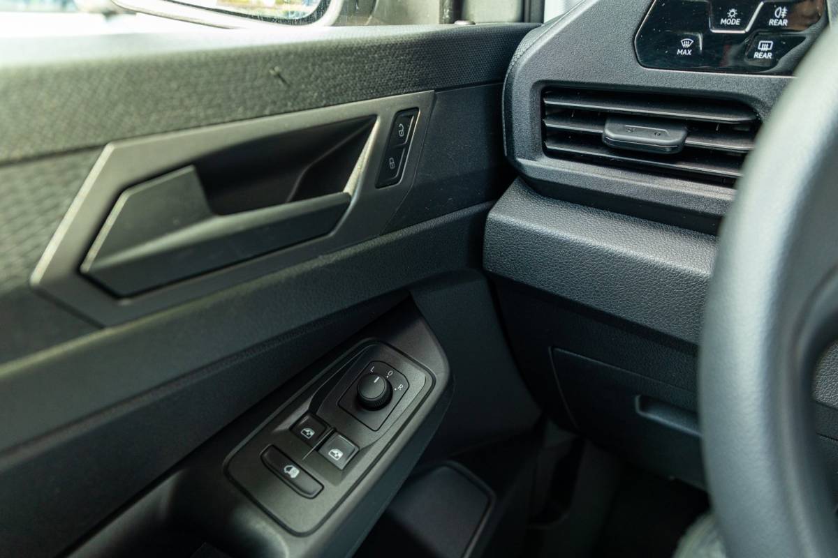 Volkswagen Caddy Volkswagen Caddy Cargo 2.0 TDI Comfort Trekhaak I Vloerplaat I Lat om Lat I Airco I Cruise I CarPlay I Android Auto I NAP