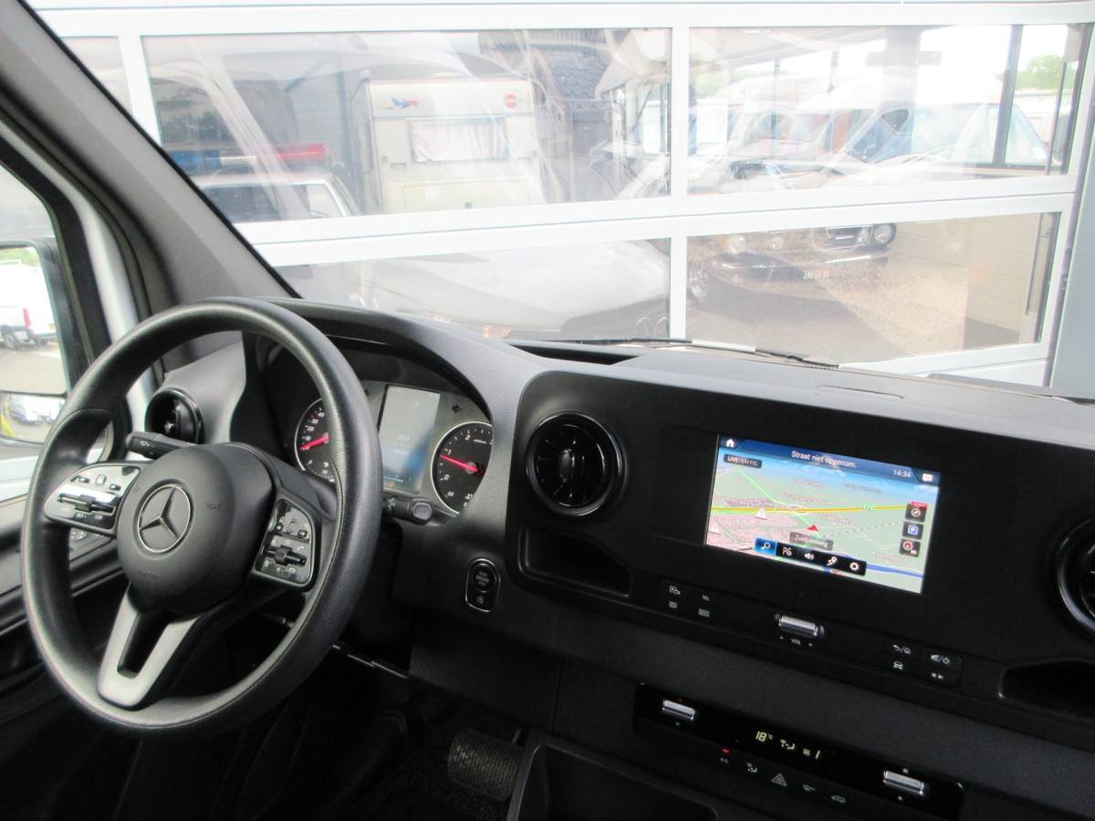 Mercedes-Benz Sprinter Mercedes-Benz Sprinter 215cdi, L2H2, Automaat, Airco, Camera, Navigatie, 3-Zits, Trekhaak.