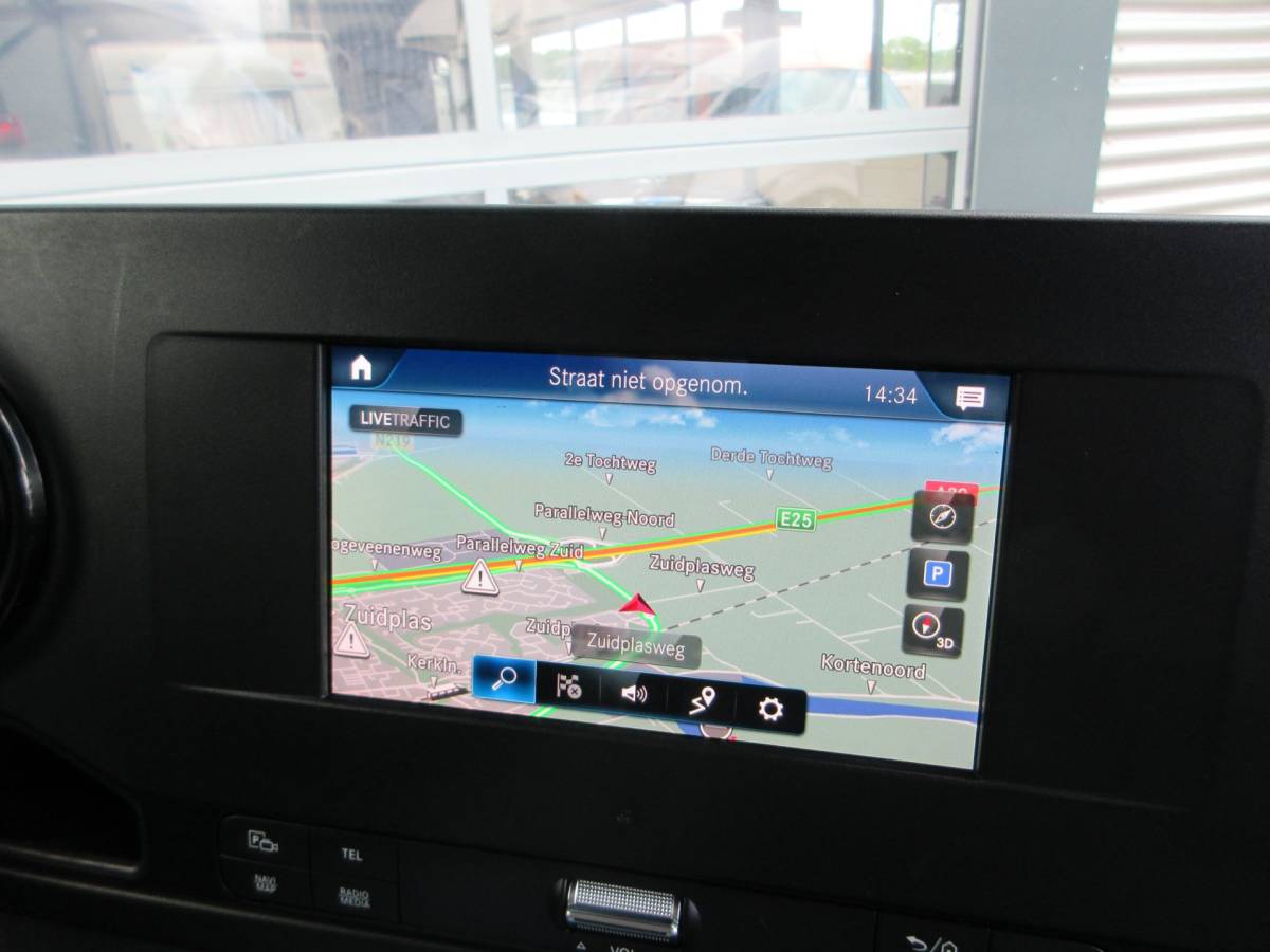 Mercedes-Benz Sprinter Mercedes-Benz Sprinter 215cdi, L2H2, Automaat, Airco, Camera, Navigatie, 3-Zits, Trekhaak.