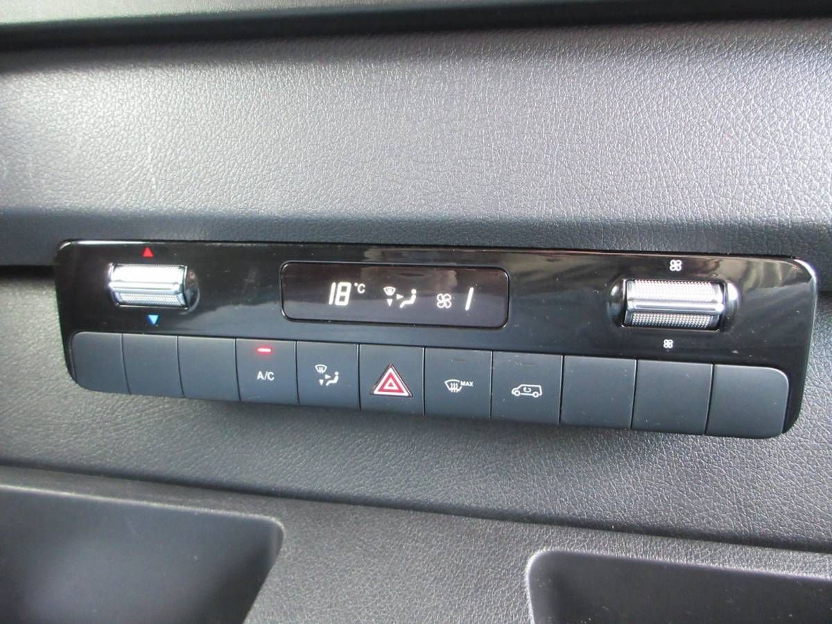 Mercedes-Benz Sprinter Mercedes-Benz Sprinter 215cdi, L2H2, Automaat, Airco, Camera, Navigatie, 3-Zits, Trekhaak.