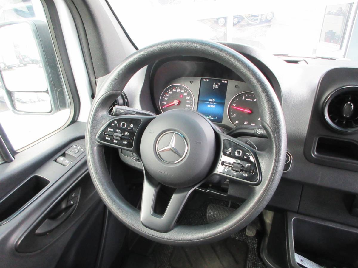 Mercedes-Benz Sprinter Mercedes-Benz Sprinter 215cdi, L2H2, Automaat, Airco, Camera, Navigatie, 3-Zits, Trekhaak.