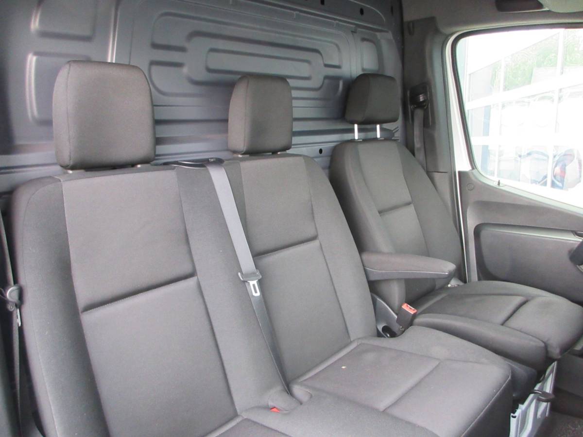 Mercedes-Benz Sprinter Mercedes-Benz Sprinter 215cdi, L2H2, Automaat, Airco, Camera, Navigatie, 3-Zits, Trekhaak.