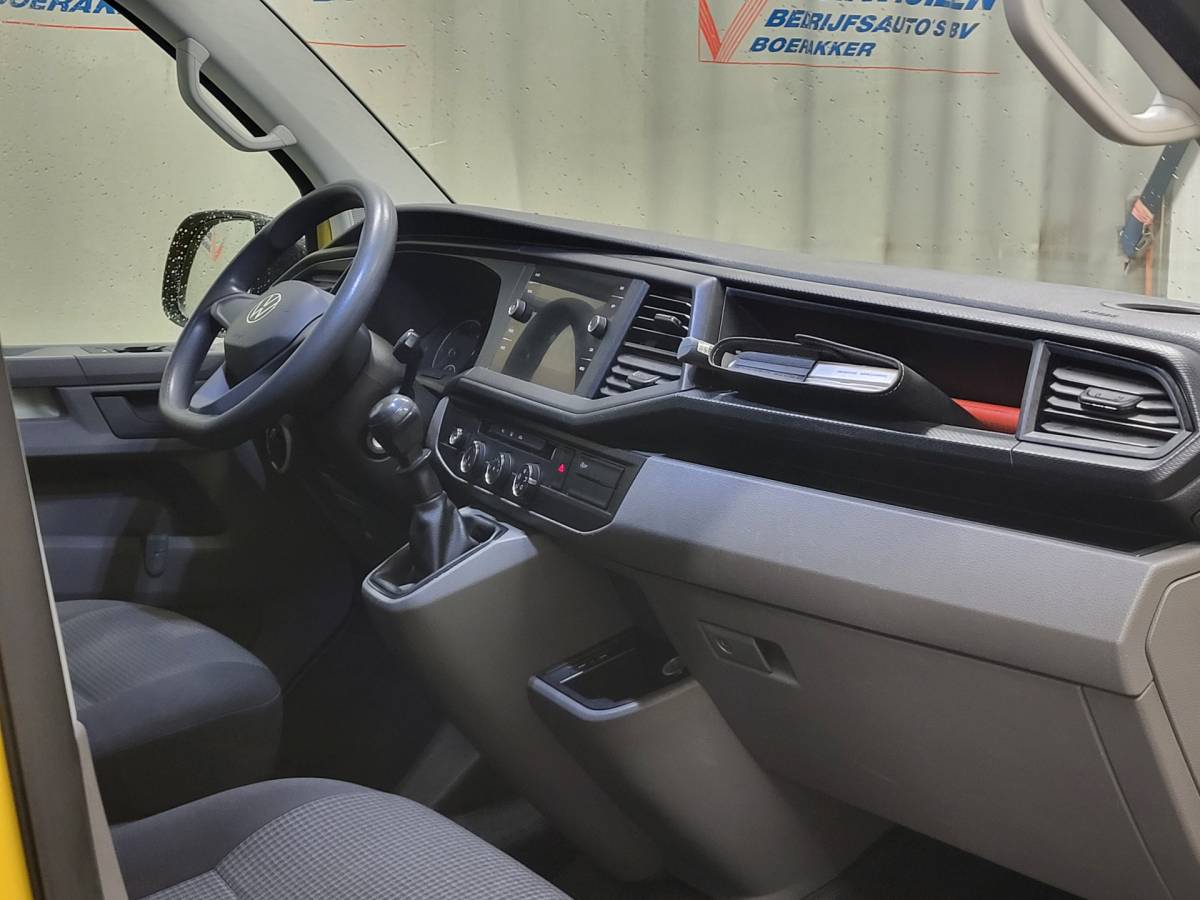 Volkswagen Transporter Volkswagen Transporter 2.0TDI L2/H1 Euro 6!
