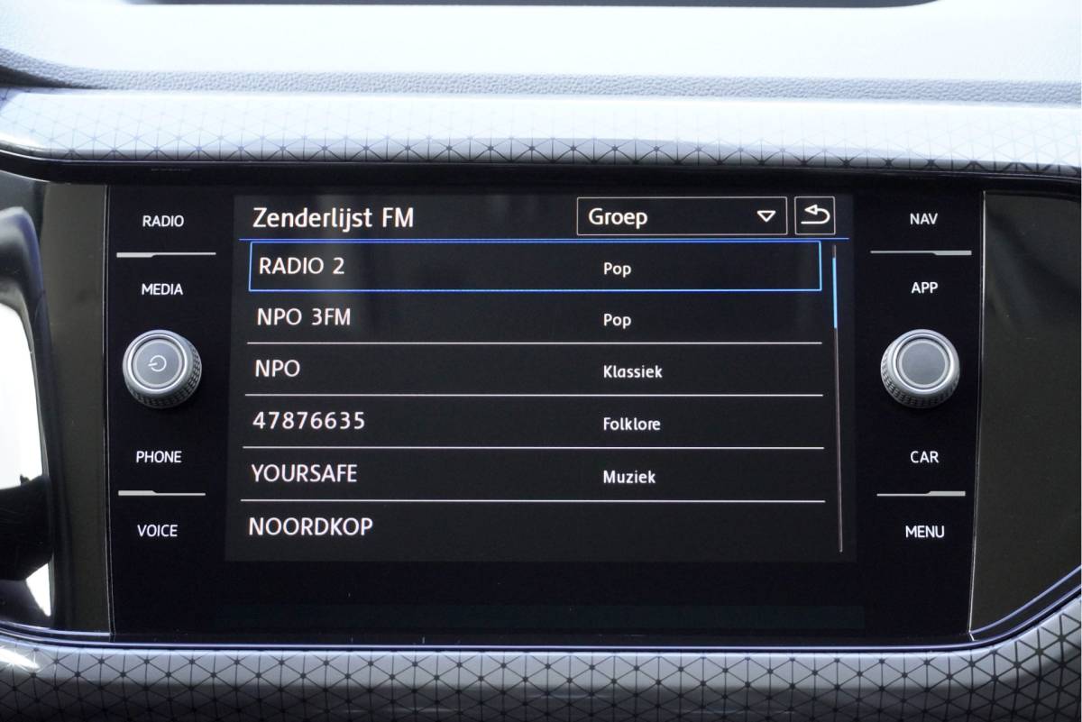 Volkswagen T-Cross Volkswagen T-Cross 1.0 TSI Automaat! Style BJ2020 Lmv 17″ | Led V+A | Pdc | Trekhaak | Keyless entry | App-Connect | Navi | Virtual cockpit | Climate control | Cruise control | Extra getint glas