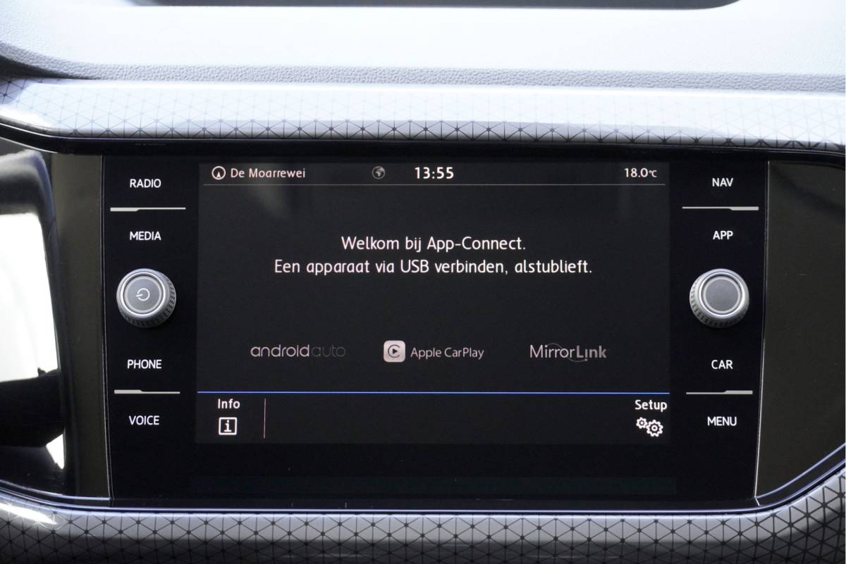 Volkswagen T-Cross Volkswagen T-Cross 1.0 TSI Automaat! Style BJ2020 Lmv 17″ | Led V+A | Pdc | Trekhaak | Keyless entry | App-Connect | Navi | Virtual cockpit | Climate control | Cruise control | Extra getint glas