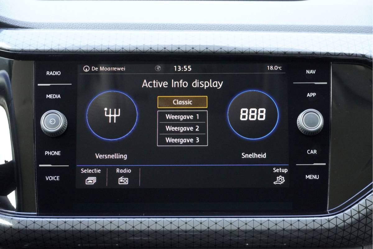 Volkswagen T-Cross Volkswagen T-Cross 1.0 TSI Automaat! Style BJ2020 Lmv 17″ | Led V+A | Pdc | Trekhaak | Keyless entry | App-Connect | Navi | Virtual cockpit | Climate control | Cruise control | Extra getint glas